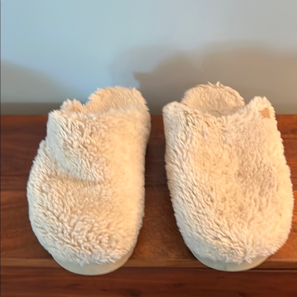Cozy White Fuzzy Slippers